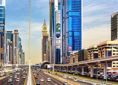 دبی خیابان شیخ زاید ، شاهراه اصلی در منطقه تجاری دبی