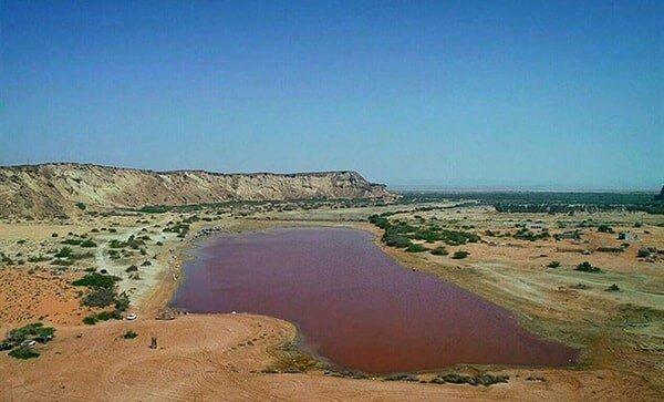 تصاویر تالابی به رنگ صورتی در ایران ، تالاب لیپار در سواحل تصاویر تالابی به رنگ صورتی در ایران ، تالاب لیپار در سواحل مکران را ببینید