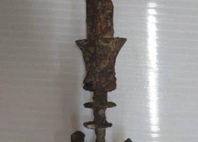 بازسازی 60 قلم شی و دو خنجر تاریخی با قدمت بیش از 5000 سال در کرمان